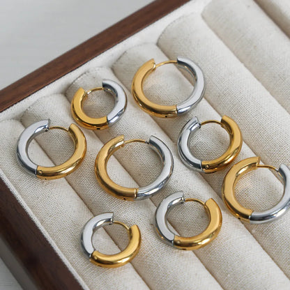 Sleek Gold-Tone Hoop Earrings, A Timeless Accessory for Everyday Sophistication