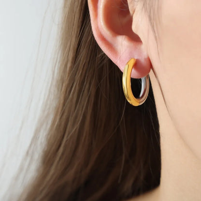 Sleek Gold-Tone Hoop Earrings, A Timeless Accessory for Everyday Sophistication