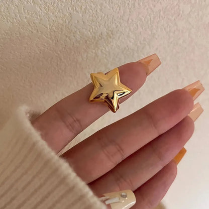 Bold Star-Shaped Ring, A Statement Piece for the Fashion-Forward