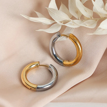 Sleek Gold-Tone Hoop Earrings, A Timeless Accessory for Everyday Sophistication